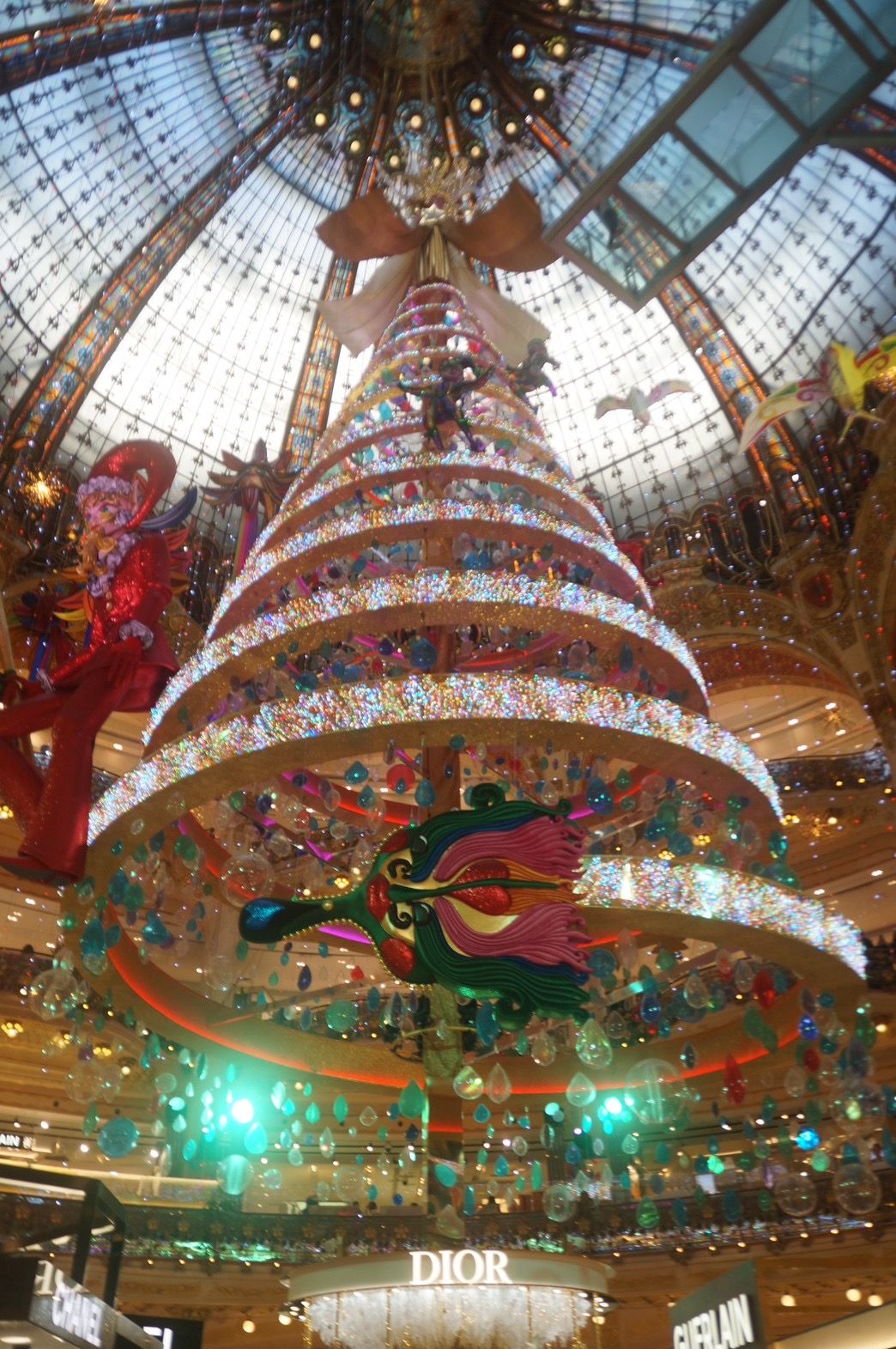 ギャラリー・ラファイエットの巨大なクリスマスツリー